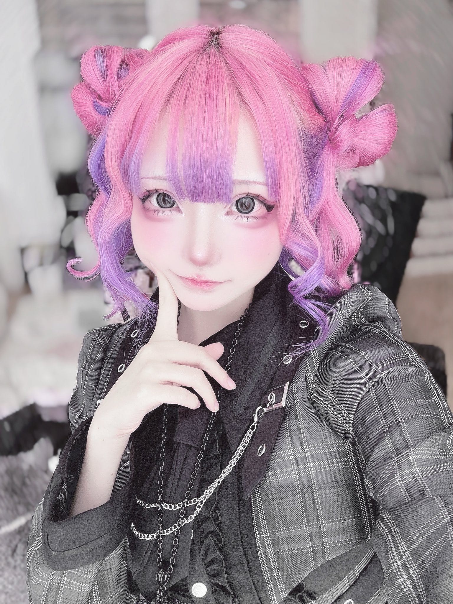 kuren_chan ホロライブ コスプレ 目 飛び出るKuren Chan extreme makeup bulging eyes 