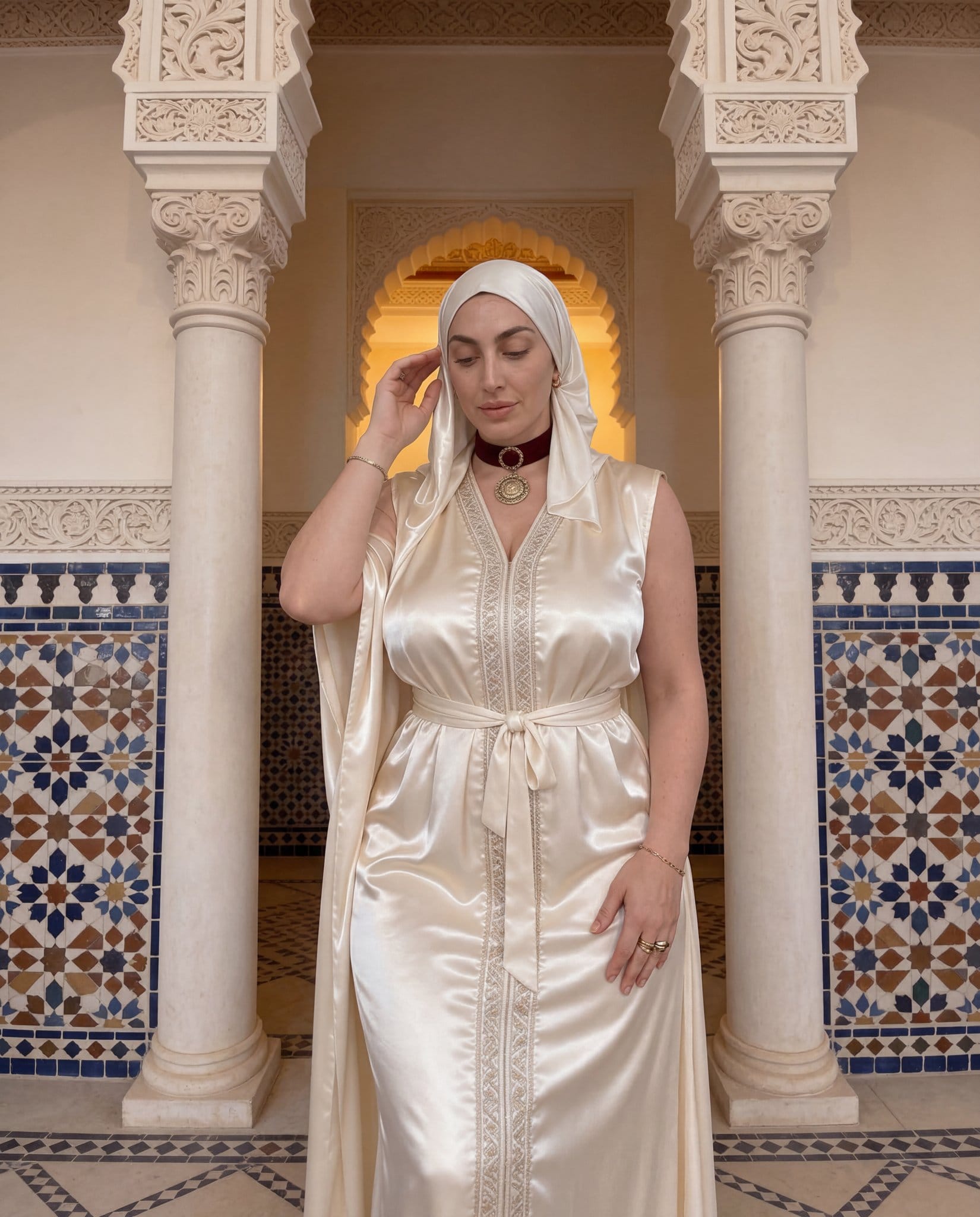 Sarah Albarcha Moroccan model Arab Thick Booty Hijab Big Ass Huge Tits - سارة البارشا رسالة عيد للذين قلبوا الكلمات