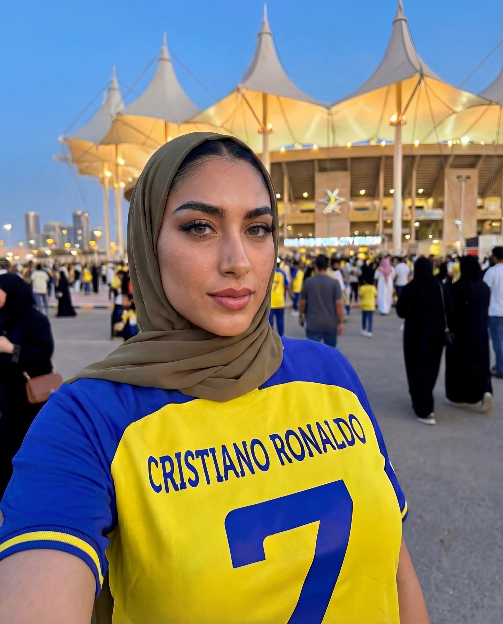 Sarah Albarcha Moroccan model Arab Thick Booty Hijab Big Ass Huge Tits - جمال المرأة بدون ذنب أو إدانة سارة البارشا